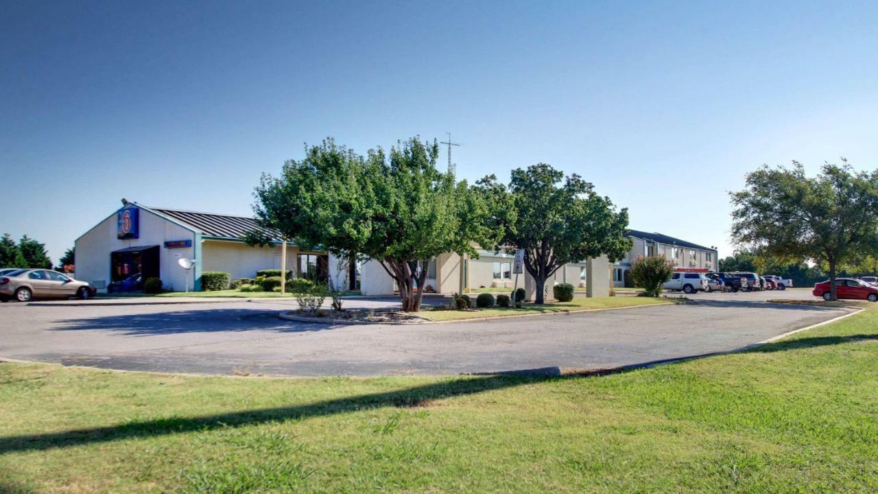 Baymont Inn & Suites Shawnee Exterior foto
